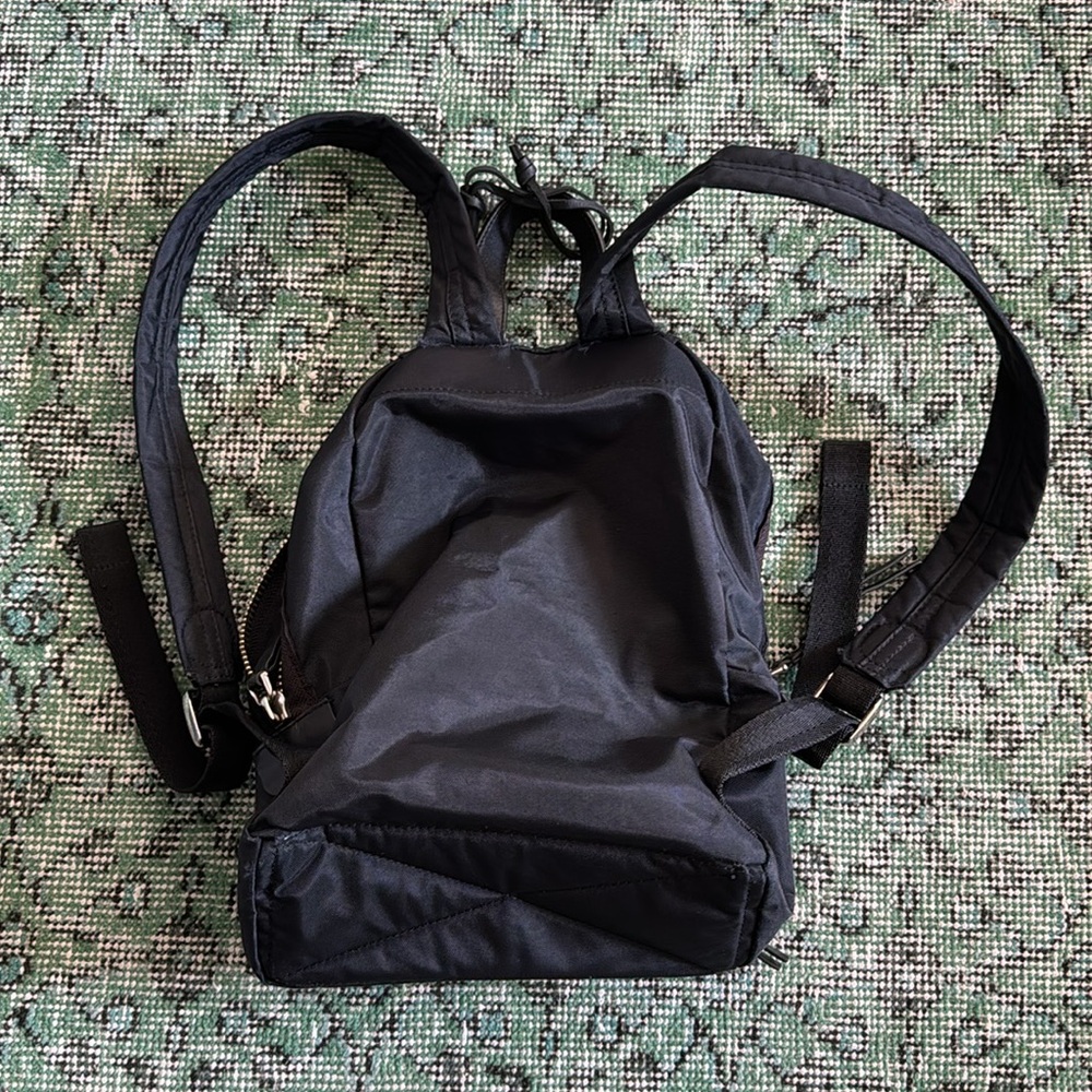 Marc Jacobs small backpack - Picture 2 of 4